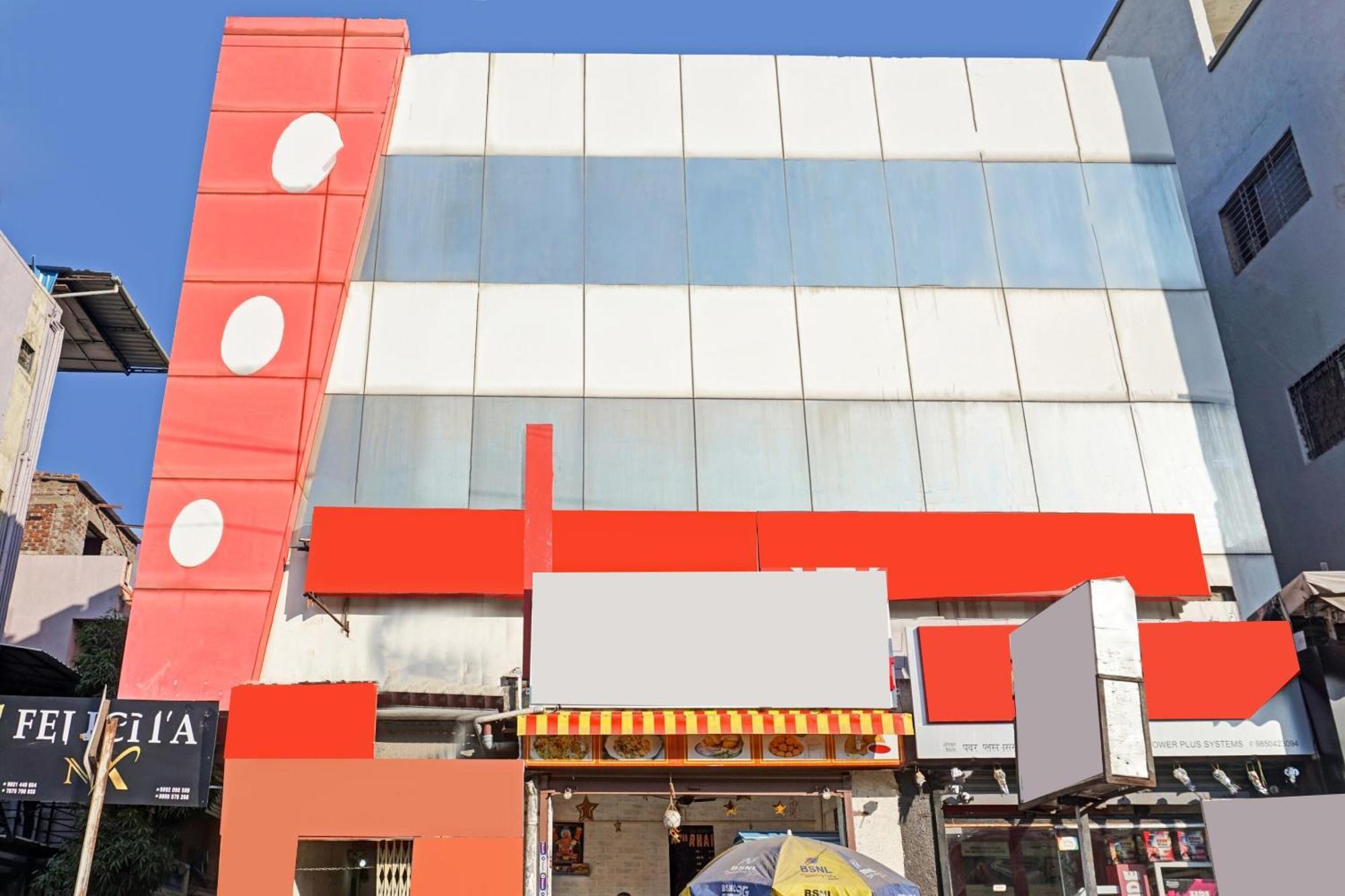 Hotel O 24K Inn Mundhva المظهر الخارجي الصورة
